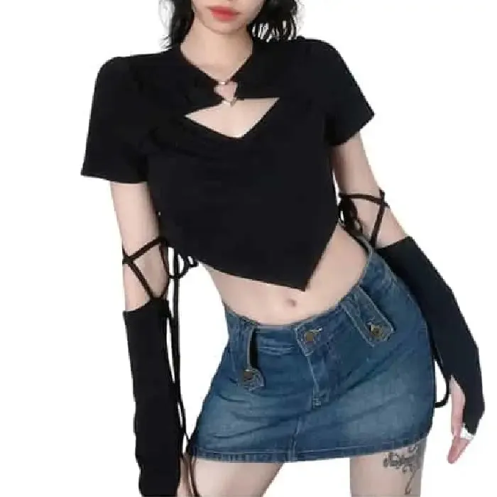 Aesthetic Crop-Top With Long-Sleeve Gloves