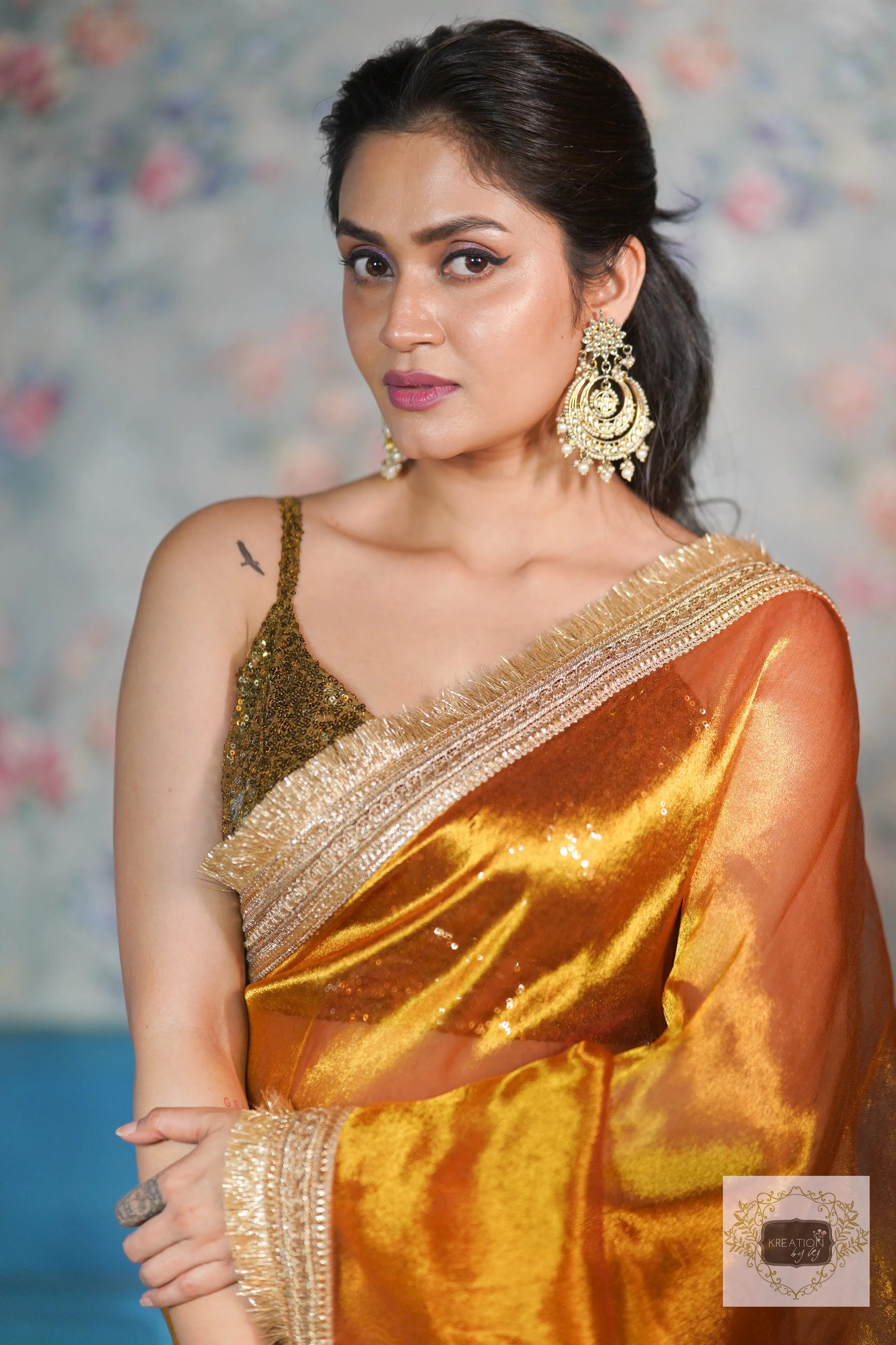 Elegant Banno Saree with Fiery Gold Zari on Tissue Fabric