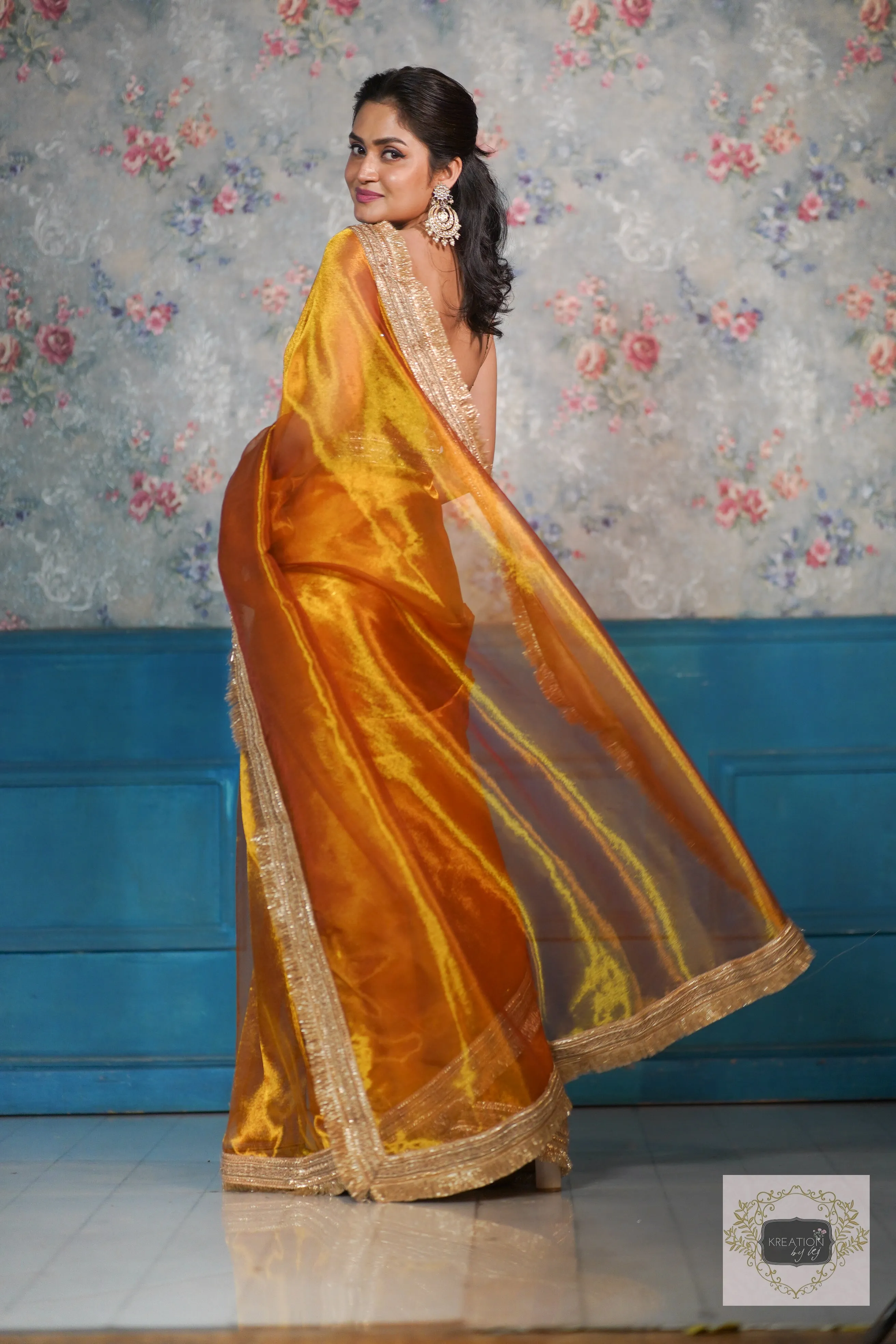 Elegant Banno Saree with Fiery Gold Zari on Tissue Fabric