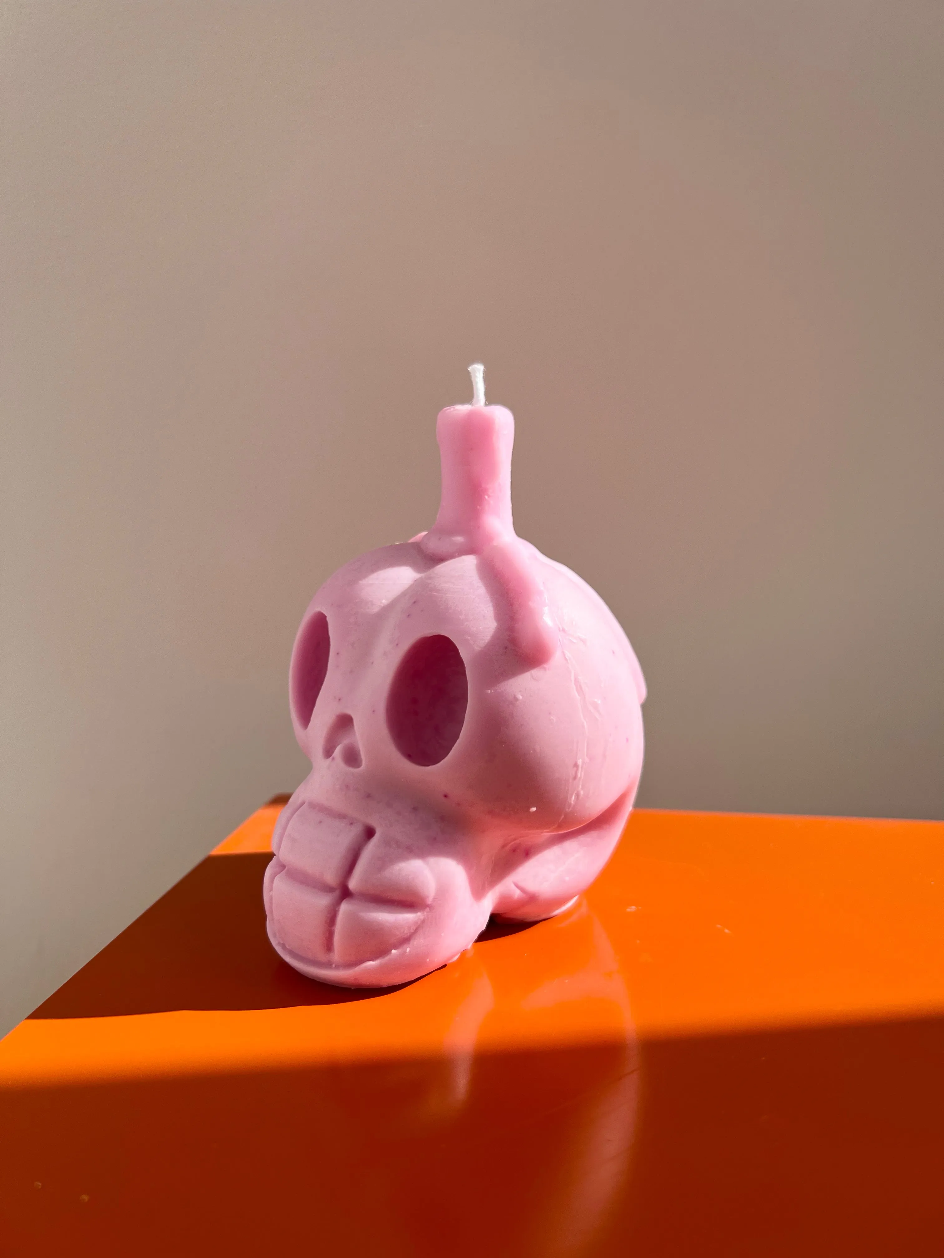 FLAME SKULL CANDLE