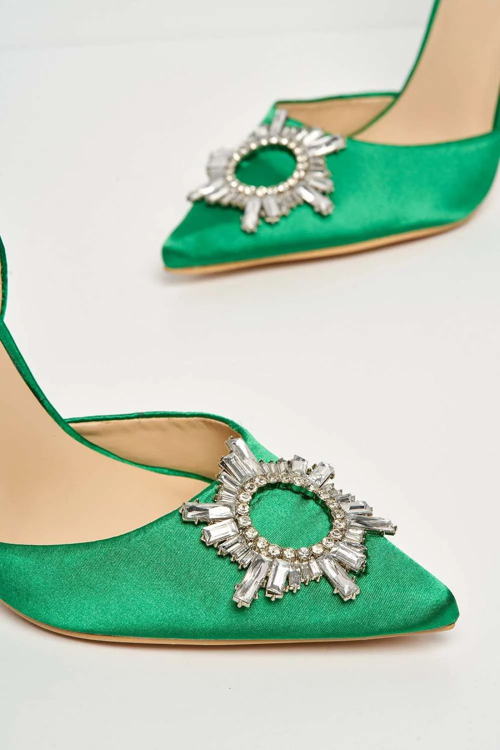 Girona Diamante Brooch Pointed Toe Spool Heel Court Shoe in Green