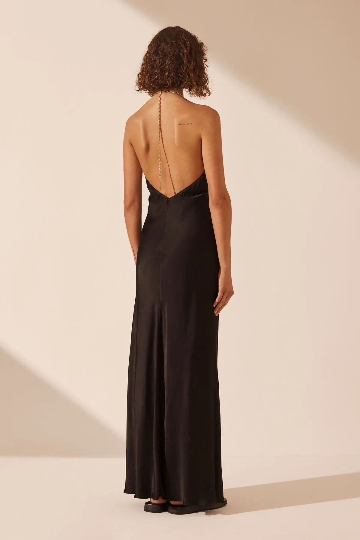 LYDIE CHAIN HALTER MAXI DRESS - BLACK