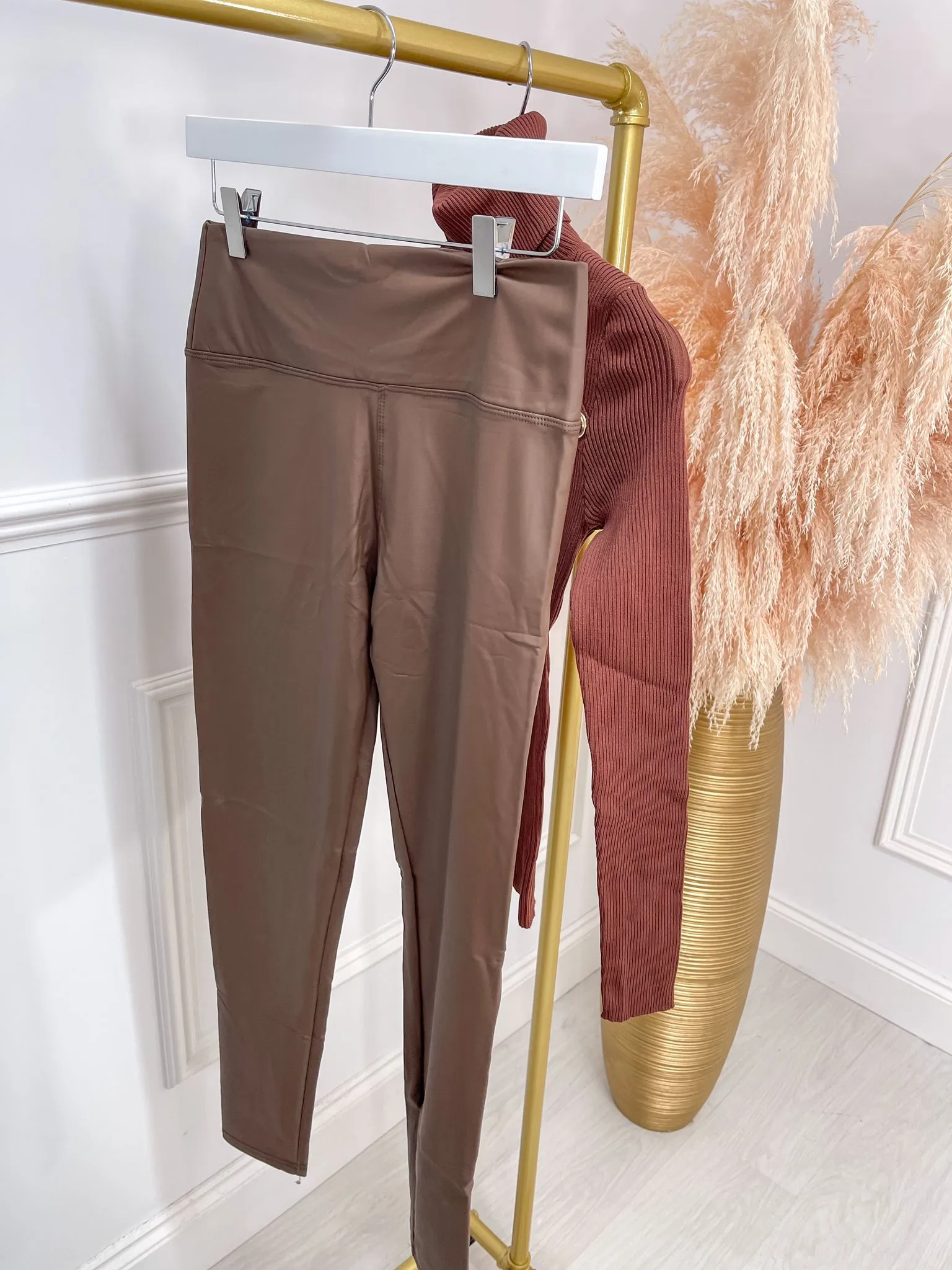 PU leather look leggings - brown