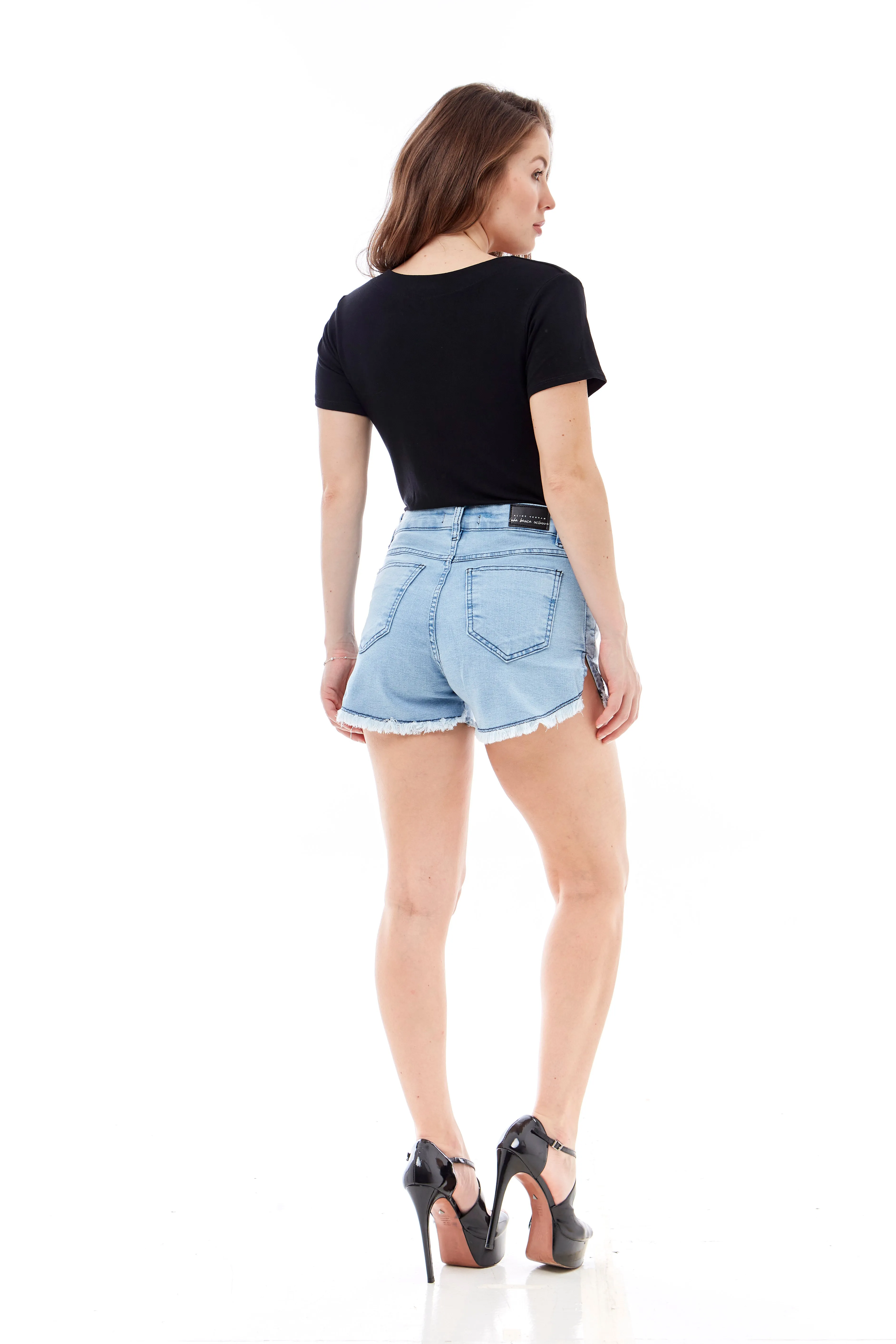 Short jeans feminino curto com fenda lateral